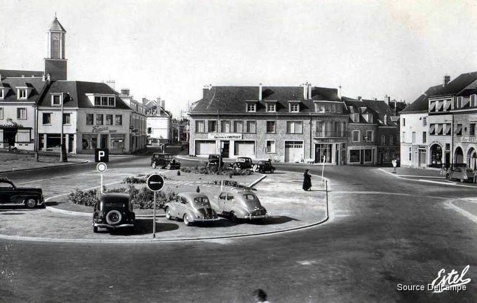 18 La Loupe Hotel de Ville I.jpg
